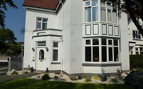 Kenmore Guest House Llandudno